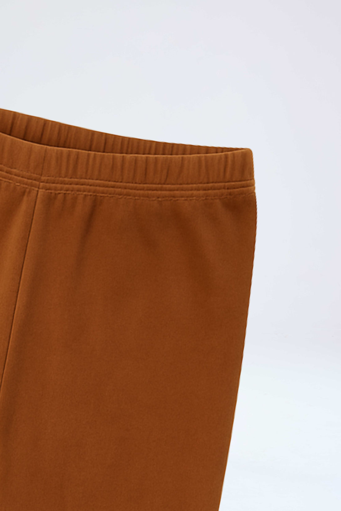 Legging en terciopelo canela para niña