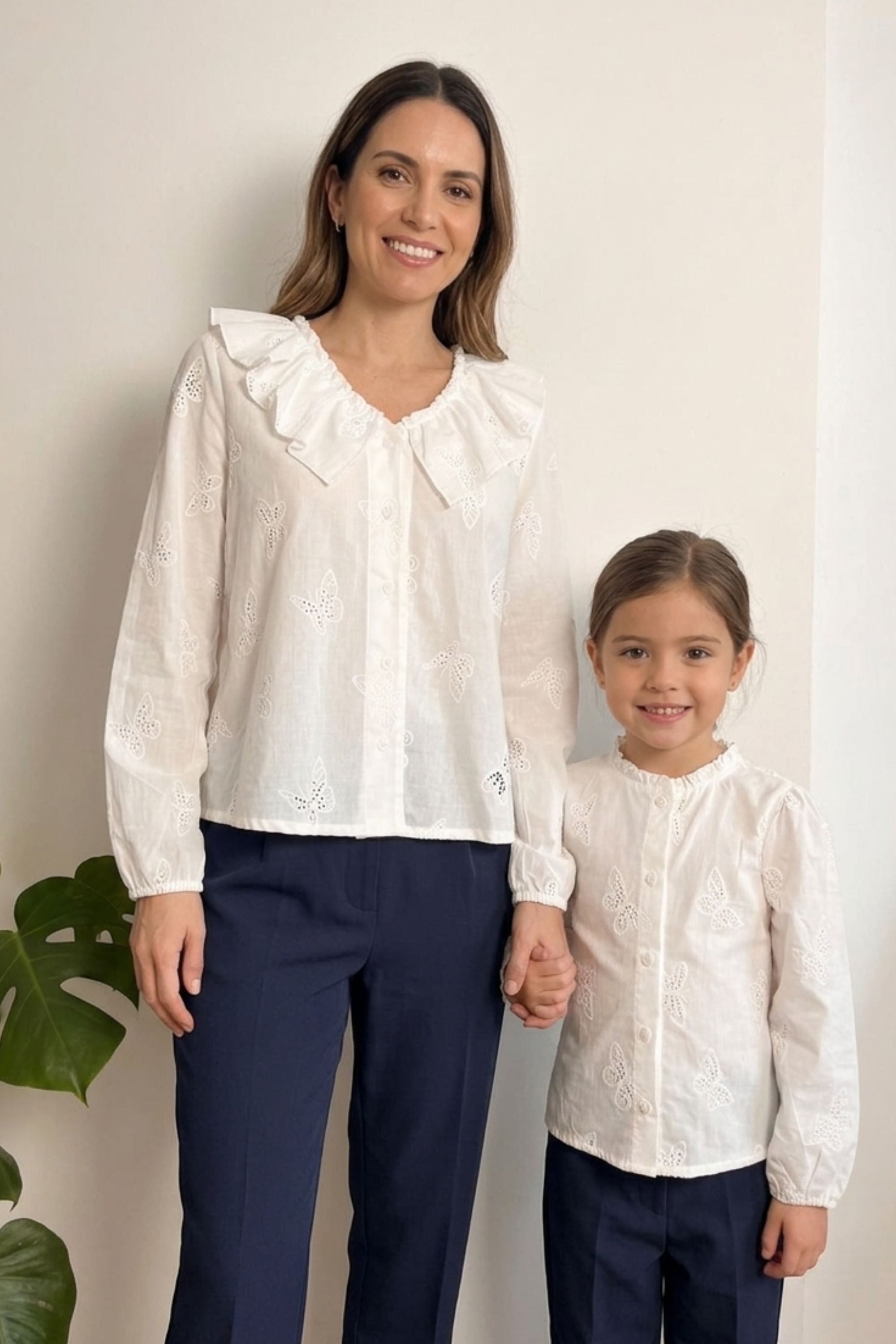 Blusa Emma ivory de mariposas para niña